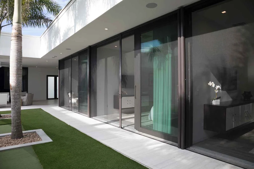 Home Point Gympie Centor Retractable Screen Image