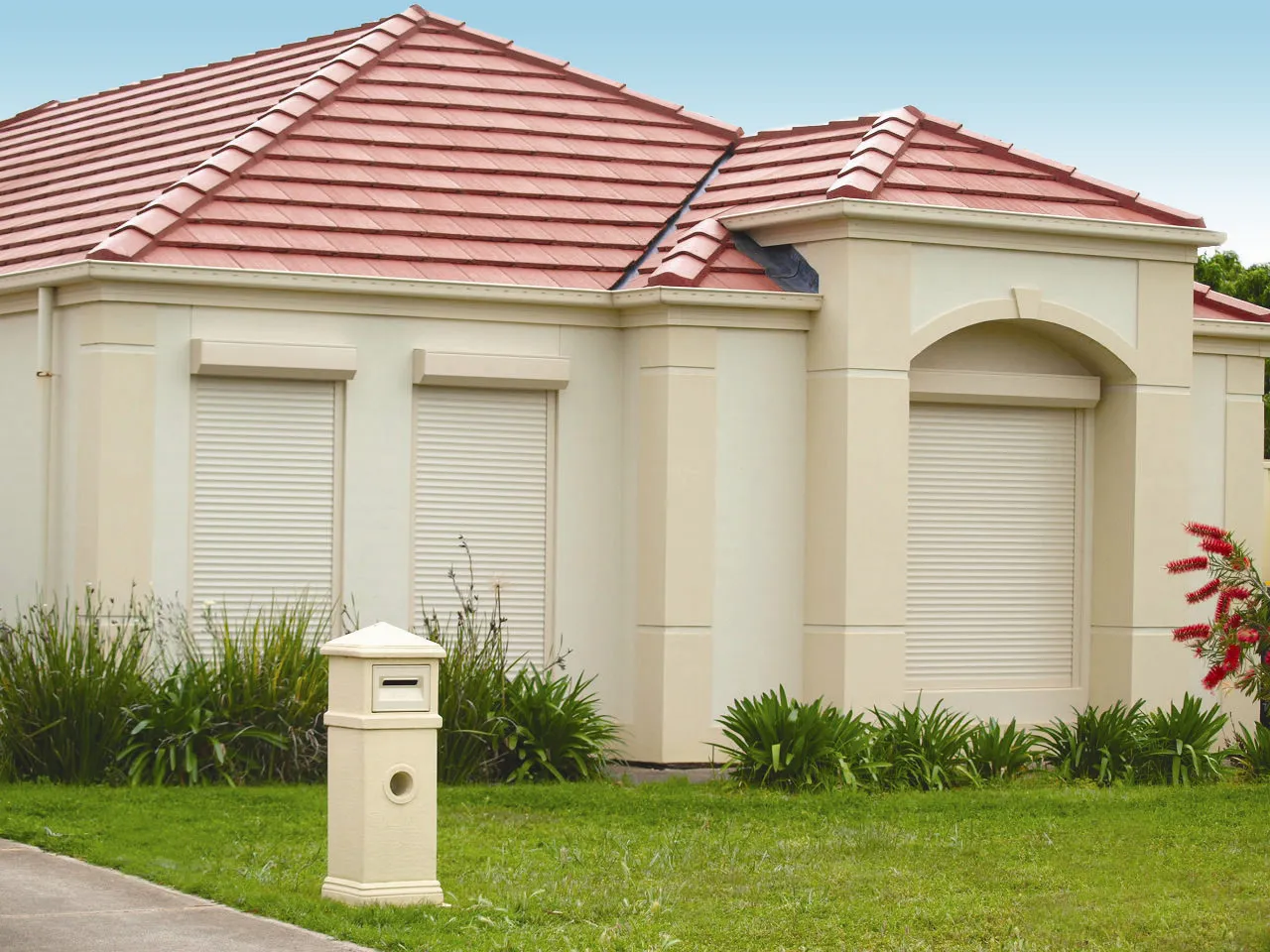 Home Point Gympie Roller Shutters Image