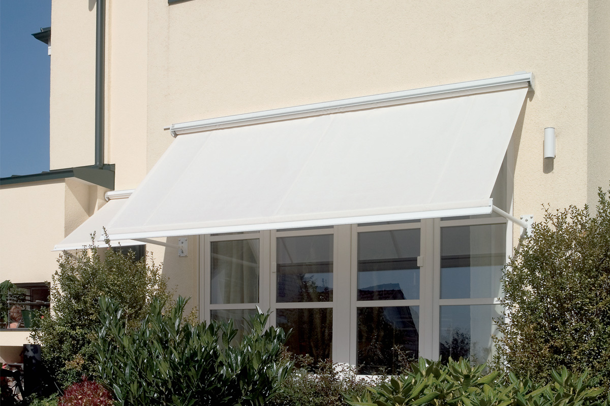 Home Point Gympie Automatic Lock Arm Awnings Image